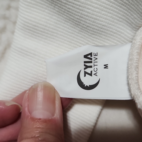 Zyia active Flying V fleece bomber jacket cream/off white NWOT medium - Picture 3 of 3